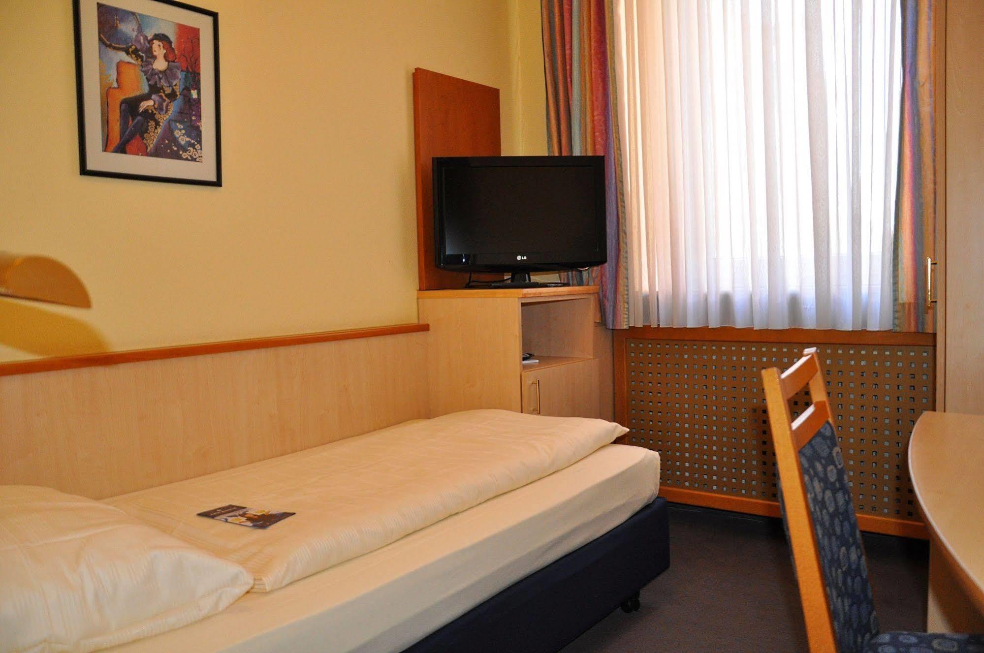 City Partner Hotel Strauss Вюрцбург Екстер'єр фото